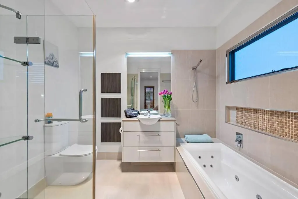 Penthouse - Scarborough Beach Break Holidays Apartment