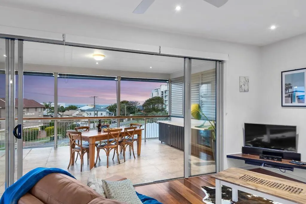 Penthouse - Scarborough Beach Break Holidays Apartment